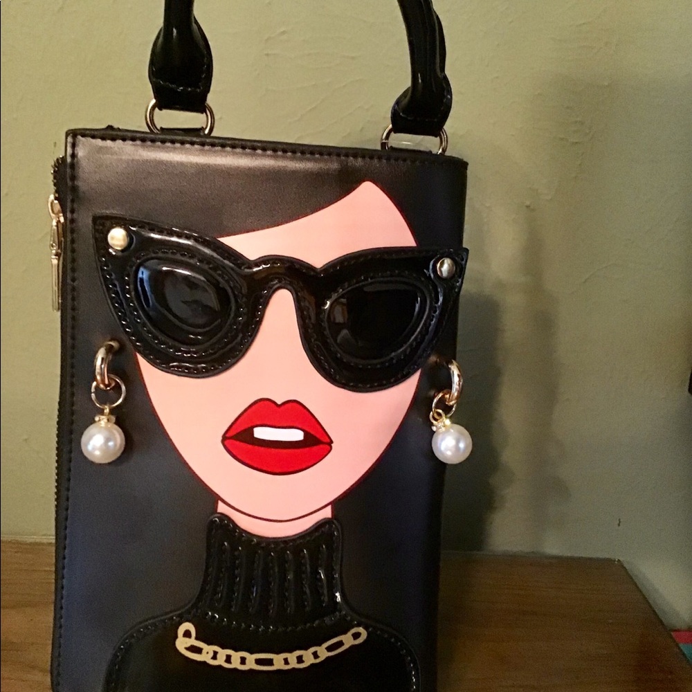 NOVELTY PURSE! 👛 - Picture 3 of 8